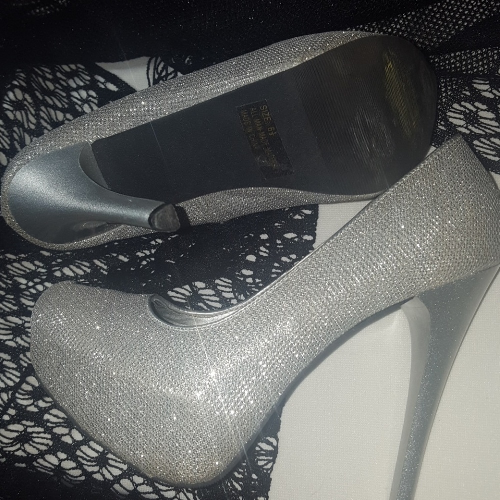 SHI silver 5" HEELS - Picture 3 of 6